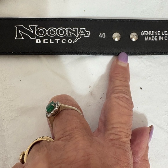 Nocona God Bless America antique silver-toned oval leather belt/buckle size 46. - Picture 5 of 8